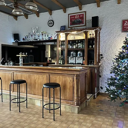 Gite-auberge Du Pont De Lanau Hotel 2*